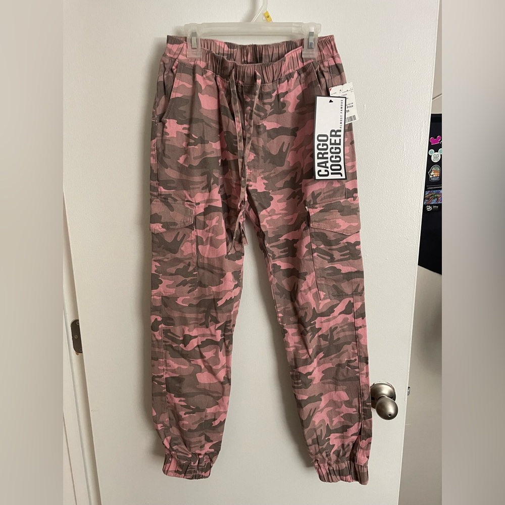 Pink camo cargo jogger
